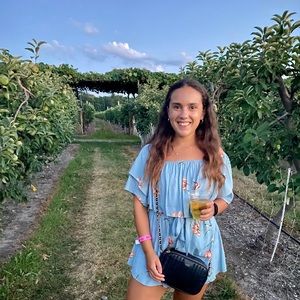 Meet your Posher, Hannah